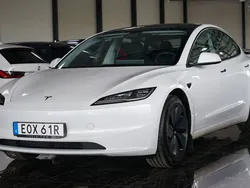 Vit Begagnad 2023 Tesla Model 3 Long Range Sedan | 484 500 kr