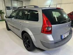 Grå Begagnad 2004 Renault Mégane GrandTour Kombi | 26 000 kr (Dyr)