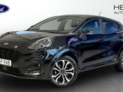 Svart (black) Begagnad 2022 Ford Puma ST-Line SUV | 219 900 kr (Marknadspris)