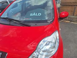 Röd Begagnad 2007 Peugeot 107 Halvkombi | 28 900 kr (Marknadspris)