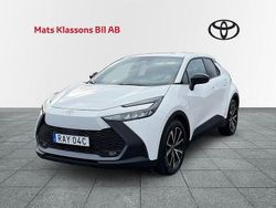 Vit Begagnad 2023 Toyota C-HR Style SUV | 379 000 kr (Marknadspris)