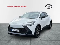 Vit Begagnad 2023 Toyota C-HR Style SUV | 379 000 kr (Marknadspris)