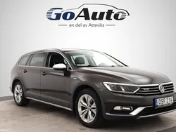 Mörkbrun Begagnad 2018 VW Passat Alltrack Executive Kombi | 179 500 kr (Marknadspris)