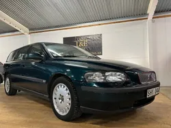 Mörkgrön Begagnad 2001 Volvo V70 Kombi | 49 900 kr