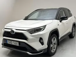 Vit Begagnad 2020 Toyota RAV4 Active SUV | 279 900 kr
