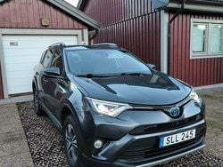 Begagnad 2016 Toyota RAV4 Hybrid SUV | 177 000 kr (Bra pris)