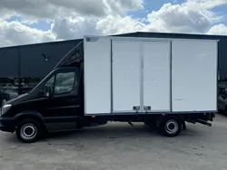 Flerfärgad (svart) Begagnad 2018 Mercedes Sprinter Van | 199 000 kr (Superpris)