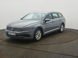 Grå Begagnad 2023 VW Passat Edition Kombi | 299 900 kr (Marknadspris)