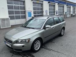 Grön Begagnad 2007 Volvo V50 Kinetic Kombi | 30 000 kr (Marknadspris)