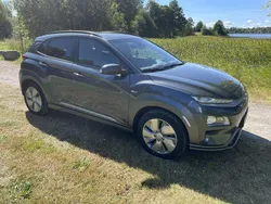Grå Begagnad 2021 Hyundai Kona Premium SUV | 211 000 kr (Marknadspris)