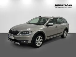Ljusbrun (brun) Begagnad 2016 Skoda Octavia Scout Kombi | 169 900 kr (Dyr)