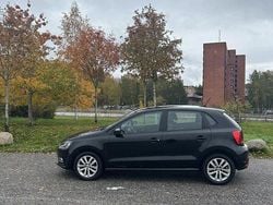 Svart Begagnad 2016 VW Polo Halvkombi | 79 000 kr (Bra pris)