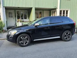 Svart Begagnad 2013 Volvo XC60 R-Design SUV | 139 000 kr (Marknadspris)