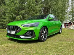 Grå Begagnad 2024 Ford Focus ST Halvkombi | 450 000 kr
