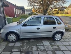 Grå Begagnad 2005 Opel Corsa Halvkombi | 14 000 kr (Superpris)