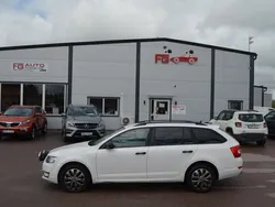 Vit Begagnad 2017 Skoda Octavia Kombi | 104 900 kr (Marknadspris)