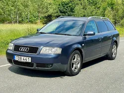 Blå Begagnad 2002 Audi A6 Comfort Kombi | 18 000 kr (Marknadspris)