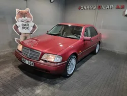 Ljusröd Begagnad 1994 Mercedes C180 Elegance Sedan | 69 900 kr