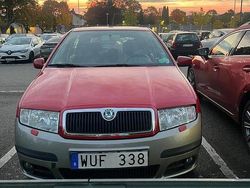 Röd Begagnad 2005 Skoda Fabia Halvkombi | 37 000 kr (Dyr)
