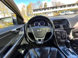 Svart Begagnad 2011 Volvo XC60 R-Design SUV | 105 000 kr (Marknadspris)