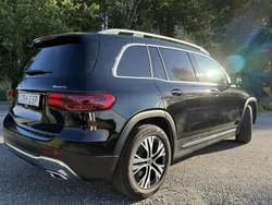 Svart Begagnad 2024 Mercedes GLB220 SUV | 449 000 kr