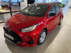 Röd Begagnad 2022 Mazda 2 Comfort Halvkombi | 239 500 kr (Lite dyr)