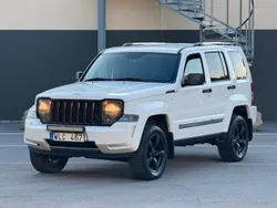Vit Begagnad 2009 Jeep Cherokee SUV | 99 400 kr (Marknadspris)