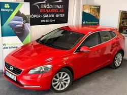 Röd Begagnad 2013 Volvo V40 Summum Kombi | 109 900 kr (Marknadspris)