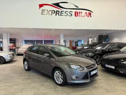 Brun Begagnad 2012 Ford Focus Titanium Halvkombi | 64 900 kr (Marknadspris)