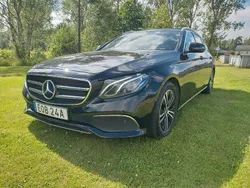 Svart Begagnad 2020 Mercedes E220 Avantgarde Kombi | 179 000 kr (Superpris)