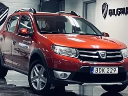 Röd Begagnad 2014 Dacia Sandero Stepway Halvkombi | 69 000 kr (Dyr)