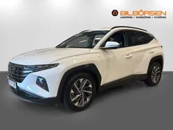 Vit Begagnad 2023 Hyundai Tucson Essential SUV | 299 900 kr (Marknadspris)