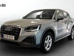 Grå Begagnad 2023 Audi Q2 Proline SUV | 279 000 kr (Marknadspris)