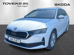 Vit (moon white metallic) Ny 2025 Skoda Octavia Selection Kombi | 339 000 kr (Marknadspris)