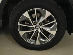 Vit Begagnad 2016 Toyota RAV4 SUV | 239 900 kr