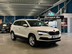 Vit Begagnad 2019 Skoda Karoq Business Line SUV | 239 900 kr (Marknadspris)