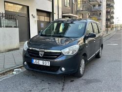Grå Begagnad 2013 Dacia Lodgy Minibuss | 45 000 kr (Bra pris)