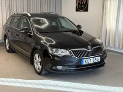 Svart Begagnad 2015 Skoda Superb Business Line Kombi | 49 900 kr