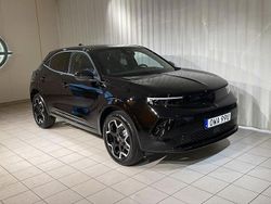 Svart (diamond black) Ny 2025 Opel Mokka SUV | 330 670 kr (Marknadspris)