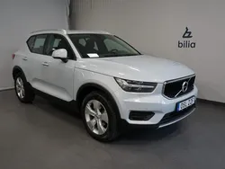 Silver Begagnad 2022 Volvo XC40 Momentum SUV | 304 900 kr (Bra pris)