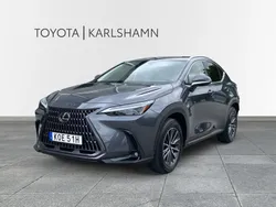Grå Begagnad 2022 Lexus NX350h Executive Line SUV | 479 000 kr