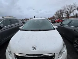 Vit Begagnad 2016 Peugeot 2008 SUV | 45 000 kr (Lite dyr)