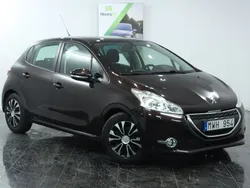 Svart Begagnad 2012 Peugeot 208 Halvkombi | 54 900 kr (Marknadspris)