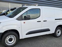 Vit Begagnad 2023 Opel Combo Minibuss | 379 900 kr (Marknadspris)