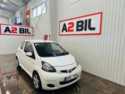 Vit Begagnad 2012 Toyota Aygo Halvkombi | 59 900 kr (Lite dyr)