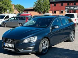 Blå Begagnad 2013 Volvo V60 Momentum Kombi | 64 900 kr