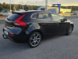 Svart Begagnad 2016 Volvo V40 Ocean Race Kombi | 98 000 kr (Bra pris)