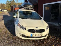 Vit Begagnad 2013 Kia Ceed Comfort Halvkombi | 100 000 kr (Lite dyr)