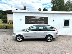 Ljusgrå Begagnad 2005 Volvo V50 Kombi | 29 900 kr (Marknadspris)