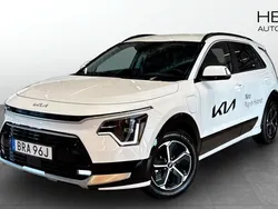 Vit (white) Ny 2025 Kia Niro Advance SUV | 399 900 kr (Marknadspris)